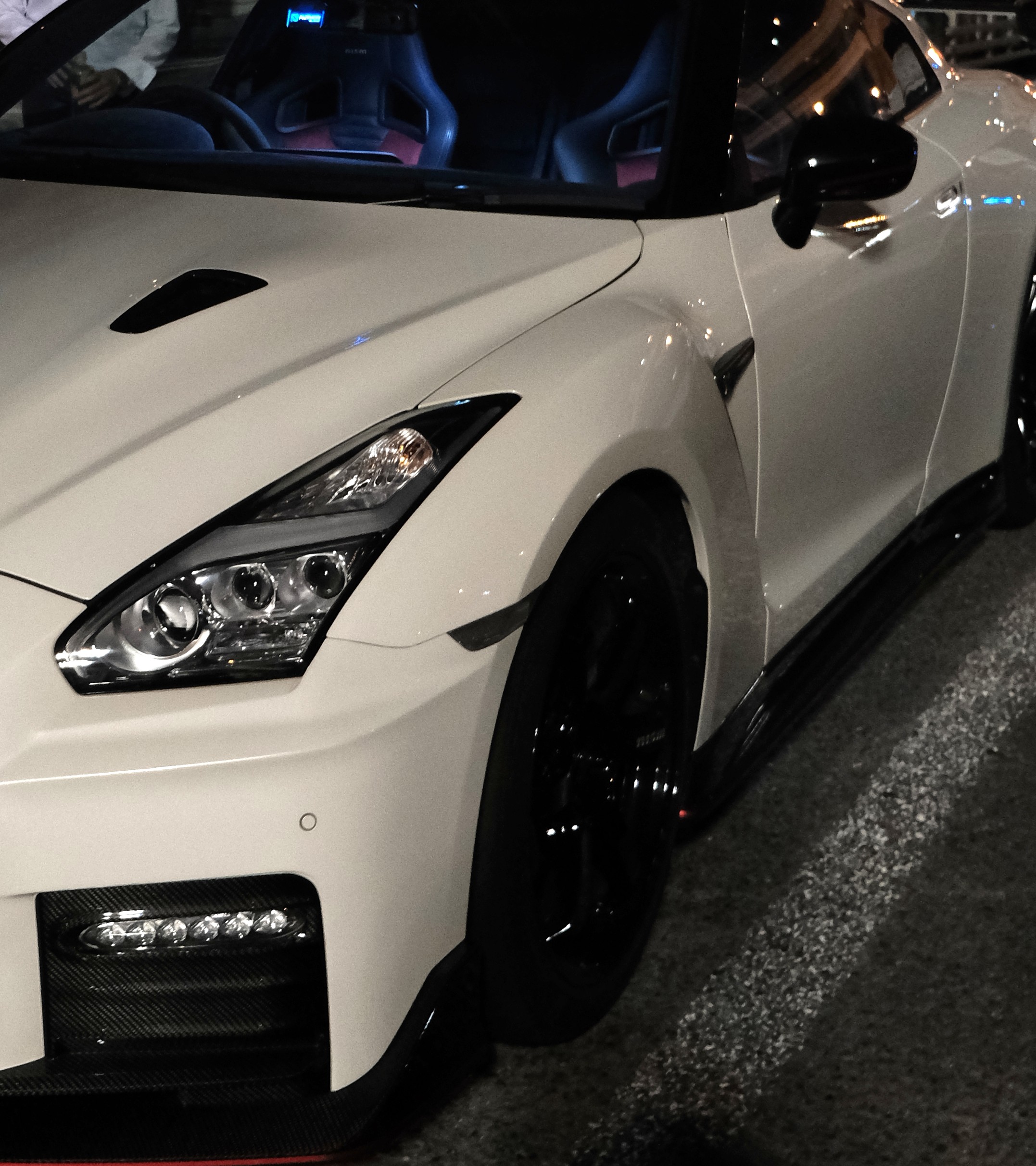 nissan-gtr-te37-rays-effect-white-wheels