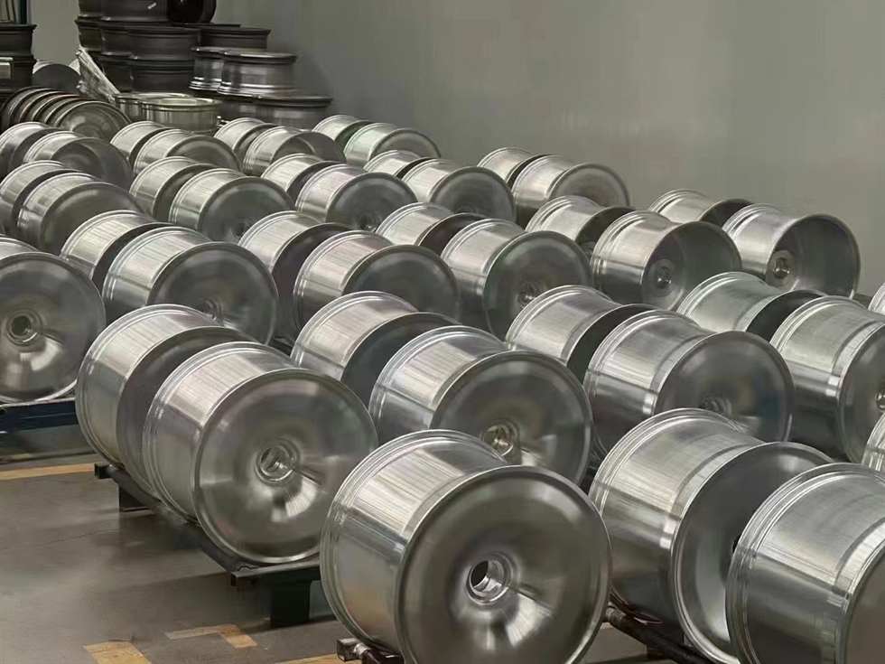 Forged alloy wheel blanks arranged by production batch